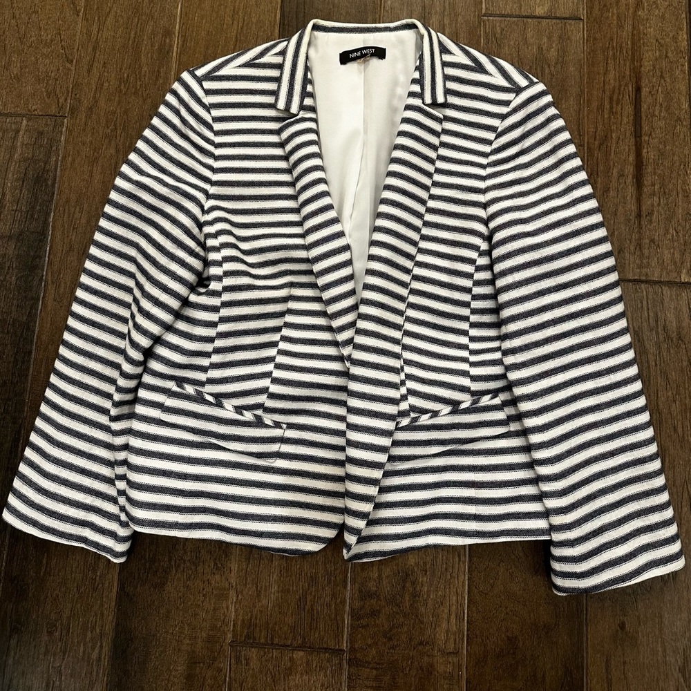 Nine West Open Front Blazer. Size 14!